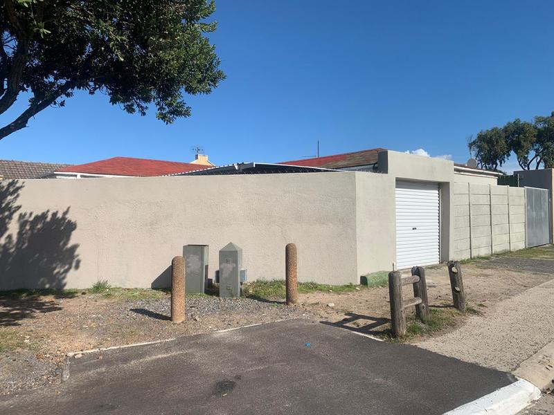 3 Bedroom Property for Sale in Westridge Western Cape